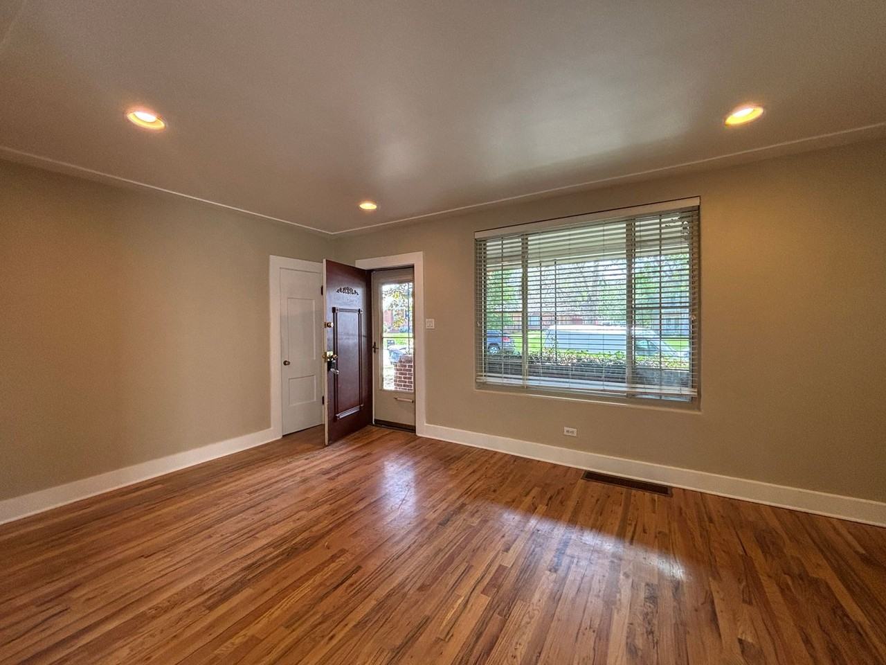 1144 N Monroe St - Photo 2 of 12