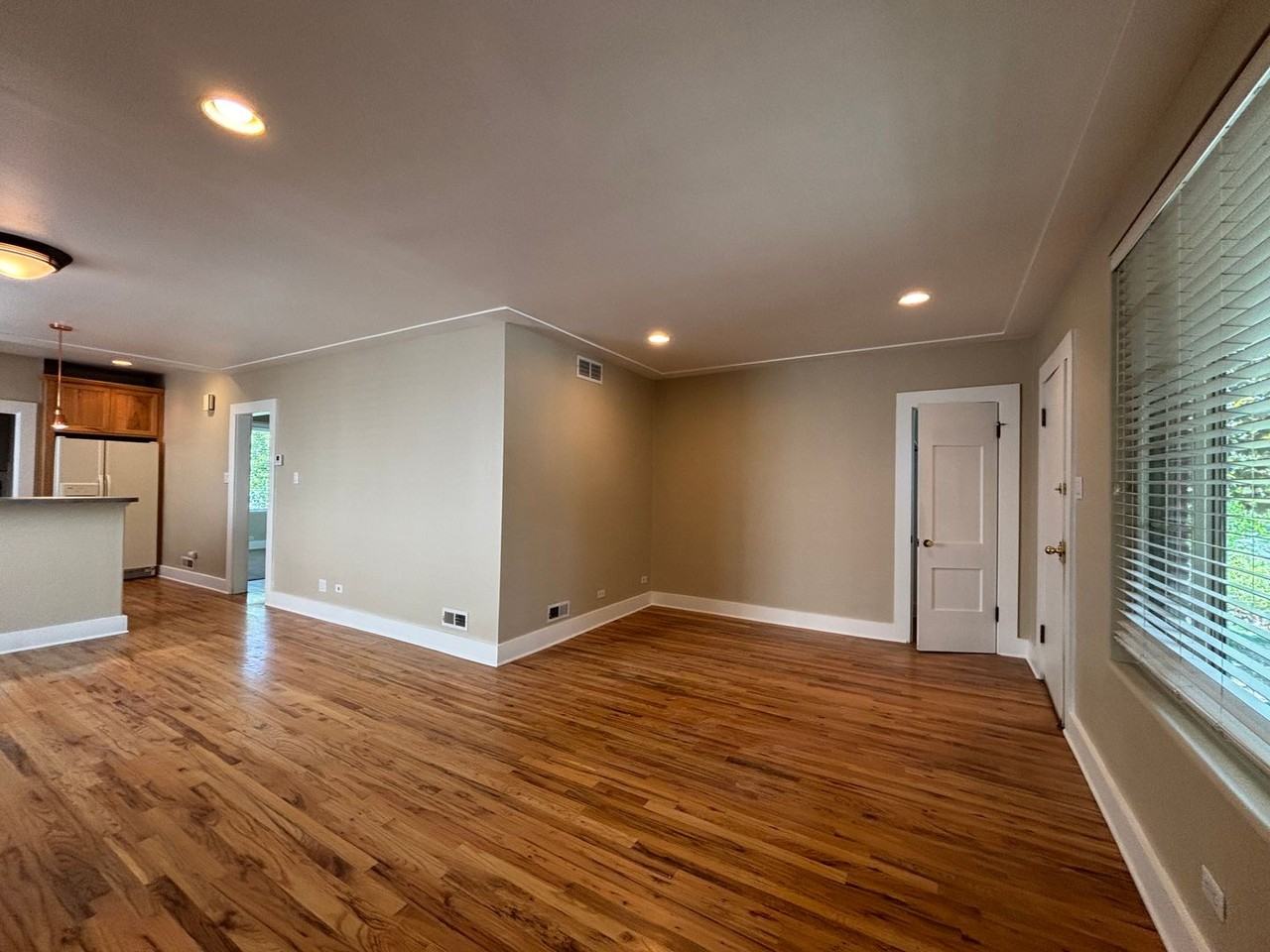 1144 N Monroe St - Photo 3 of 12