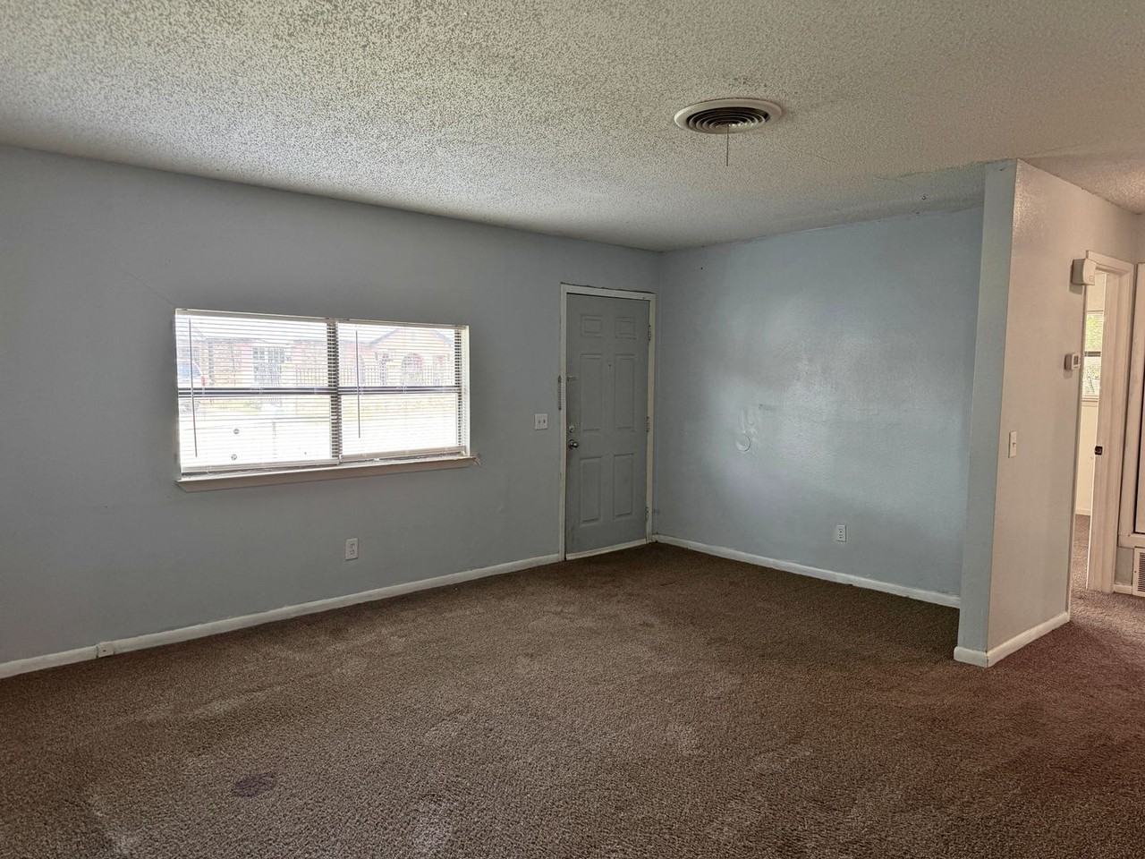 1229 35th St - Photo 2 of 20