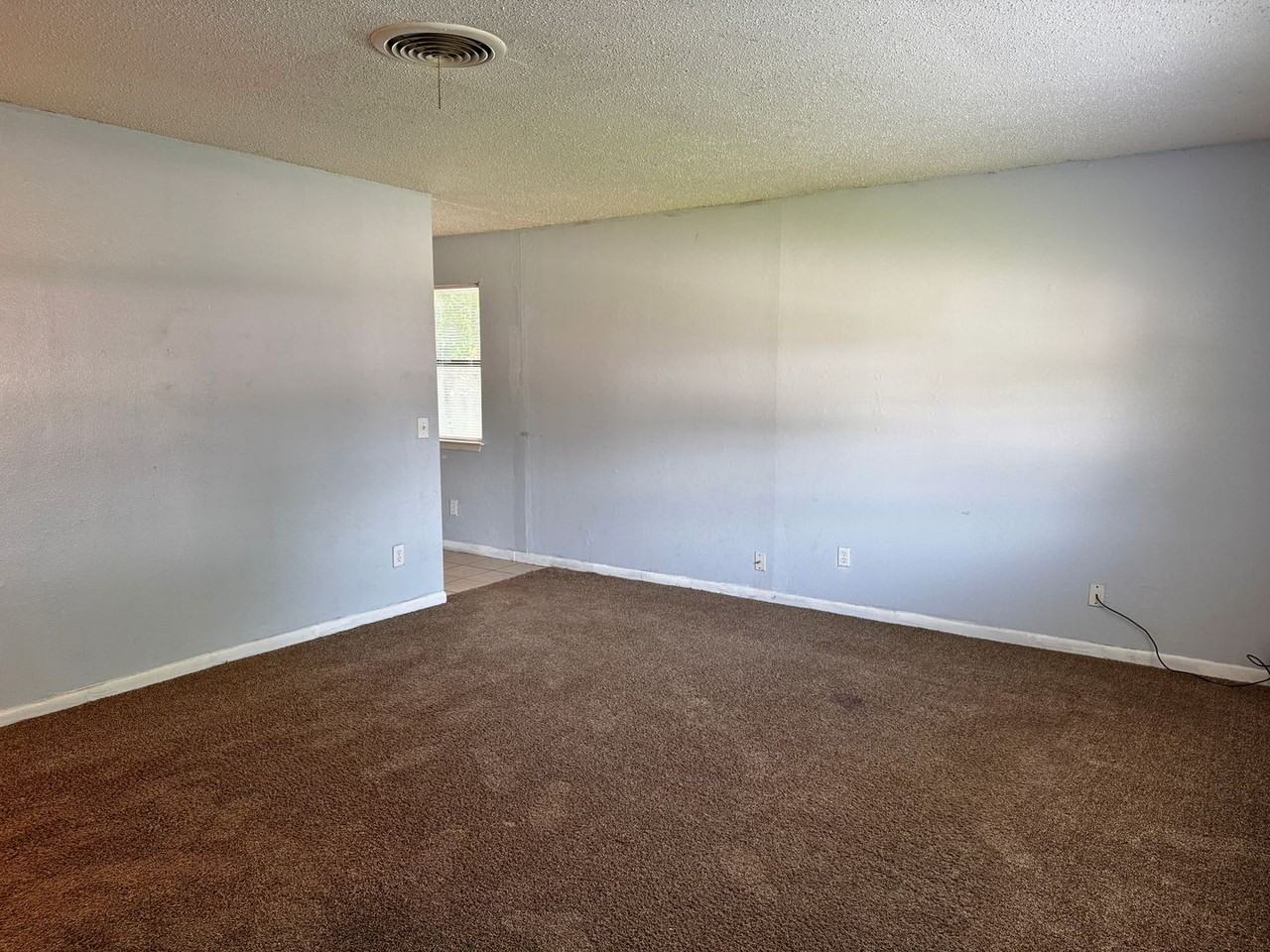 1229 35th St - Photo 3 of 20