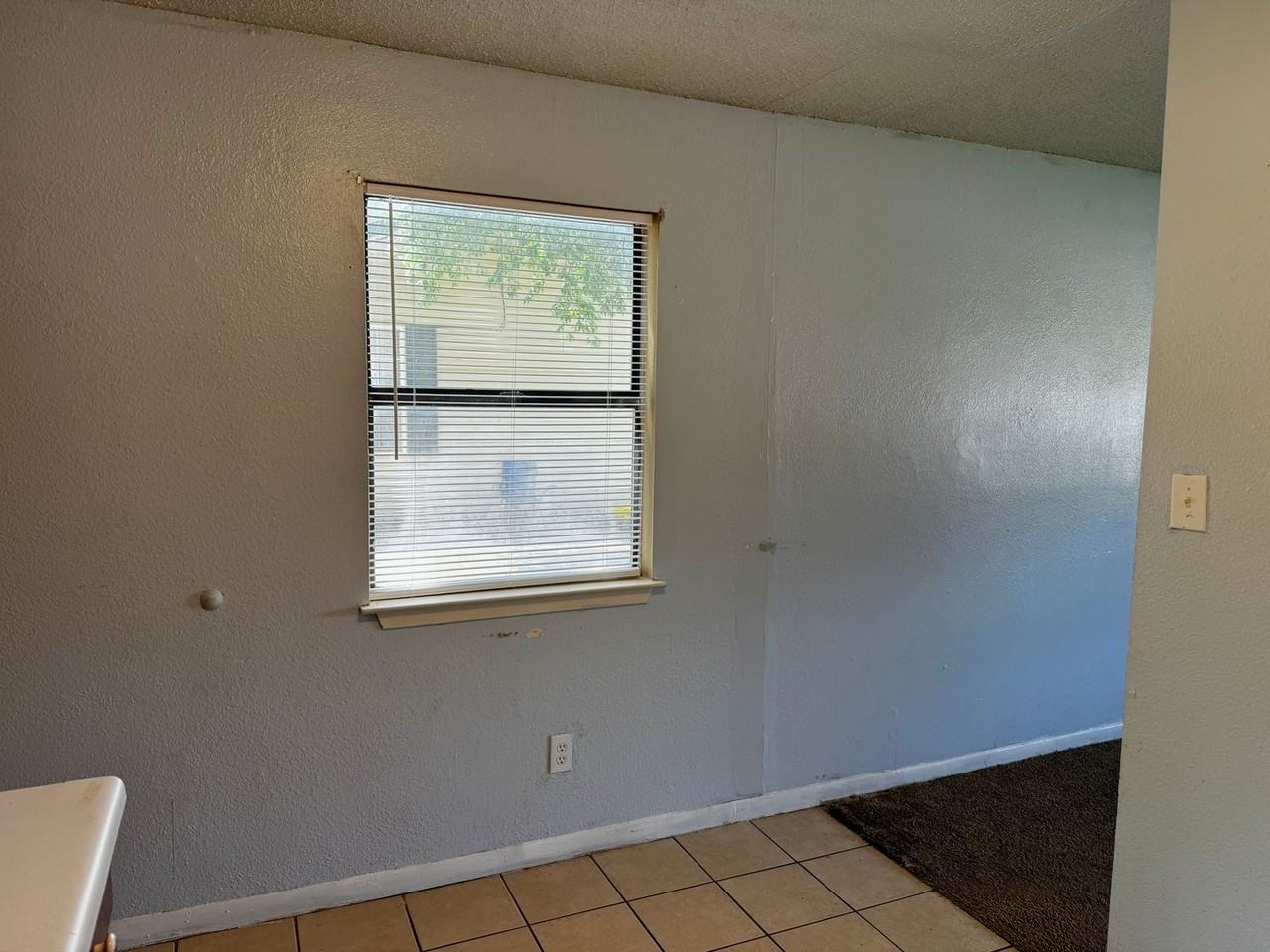 1229 35th St - Photo 5 of 20