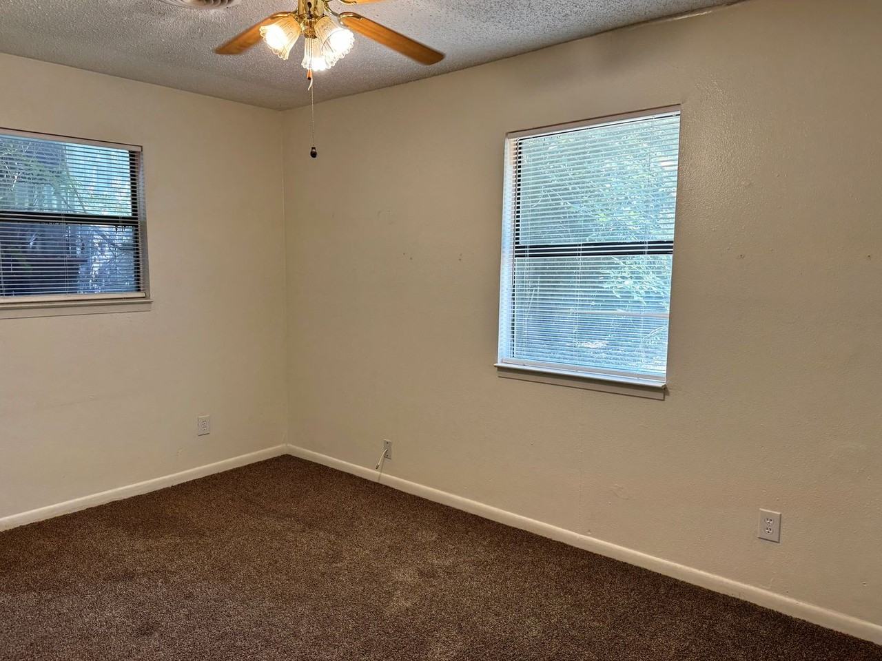 1229 35th St - Photo 7 of 20