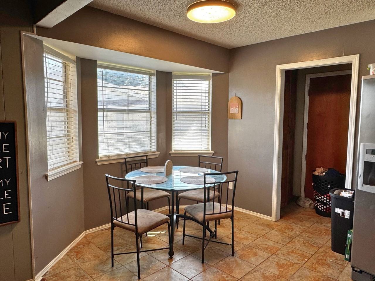 2316 Perrin Dr - Photo 6 of 26