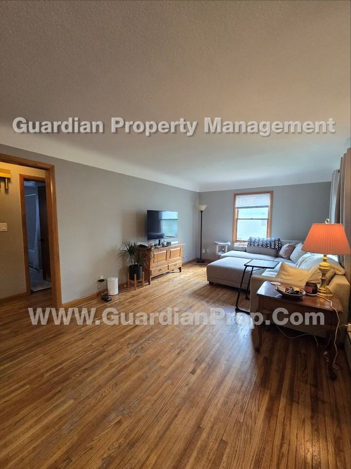 8707 Blaisdell Ave S - Photo 4 of 19