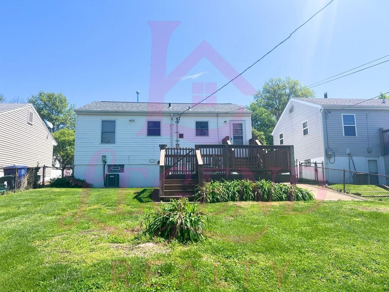 2533 Tamm Ave - Photo 2 of 8