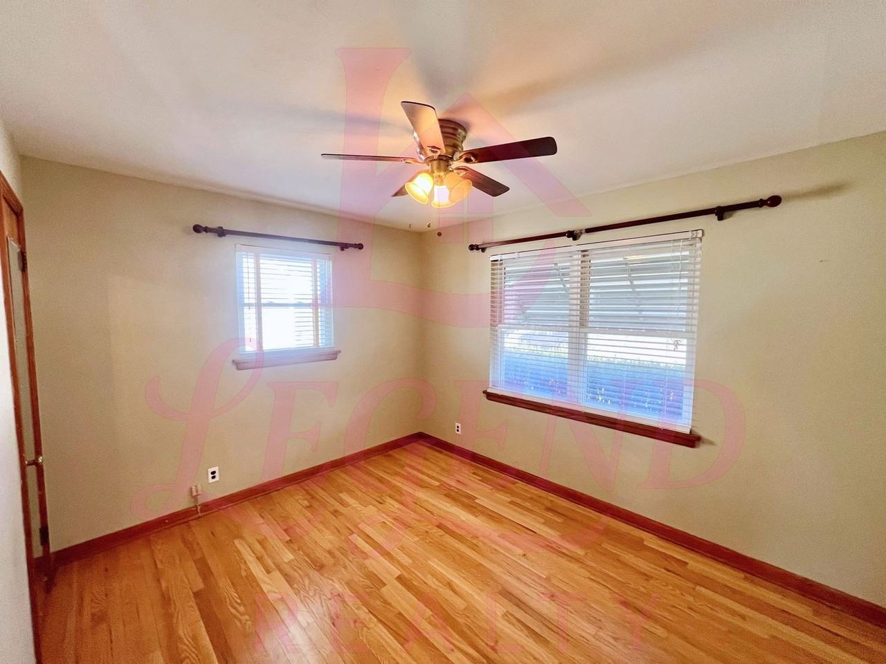 2533 Tamm Ave - Photo 7 of 8
