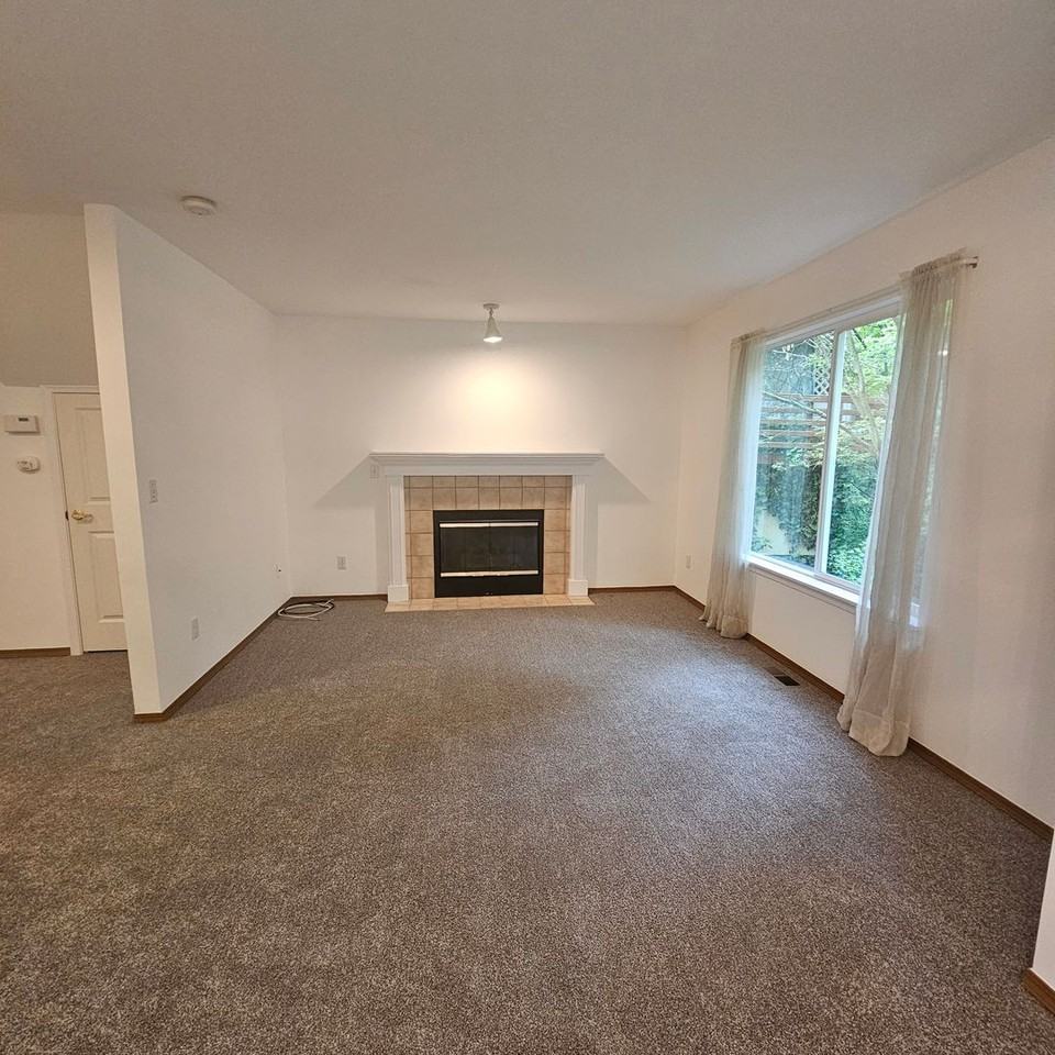 968 Nw Poppy Ct - Photo 2 of 21