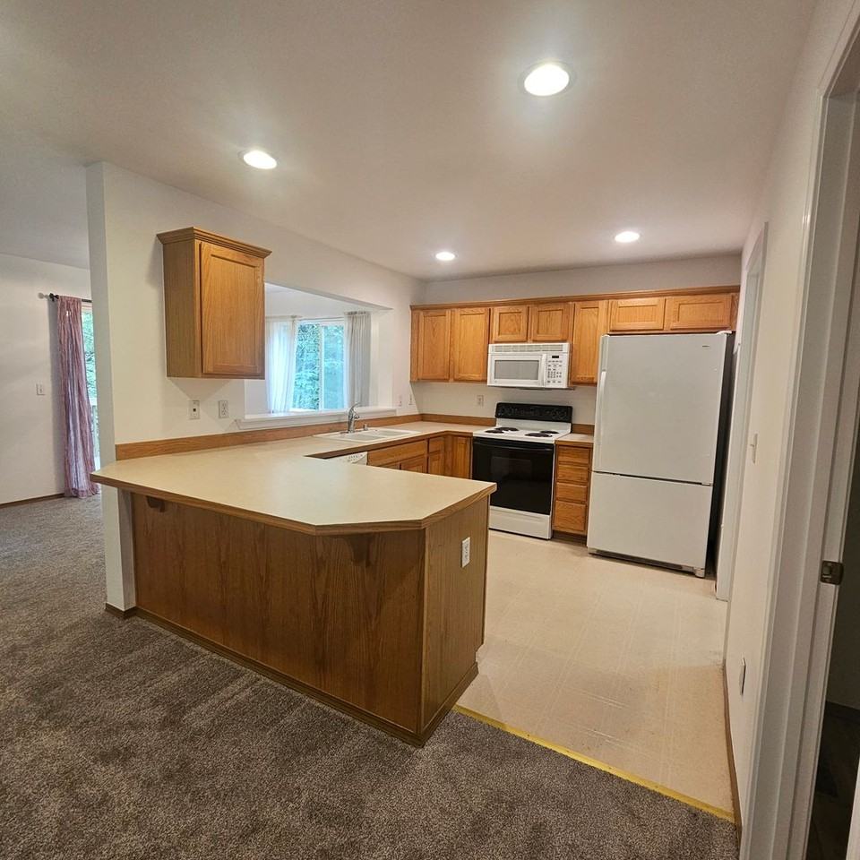 968 Nw Poppy Ct - Photo 4 of 21