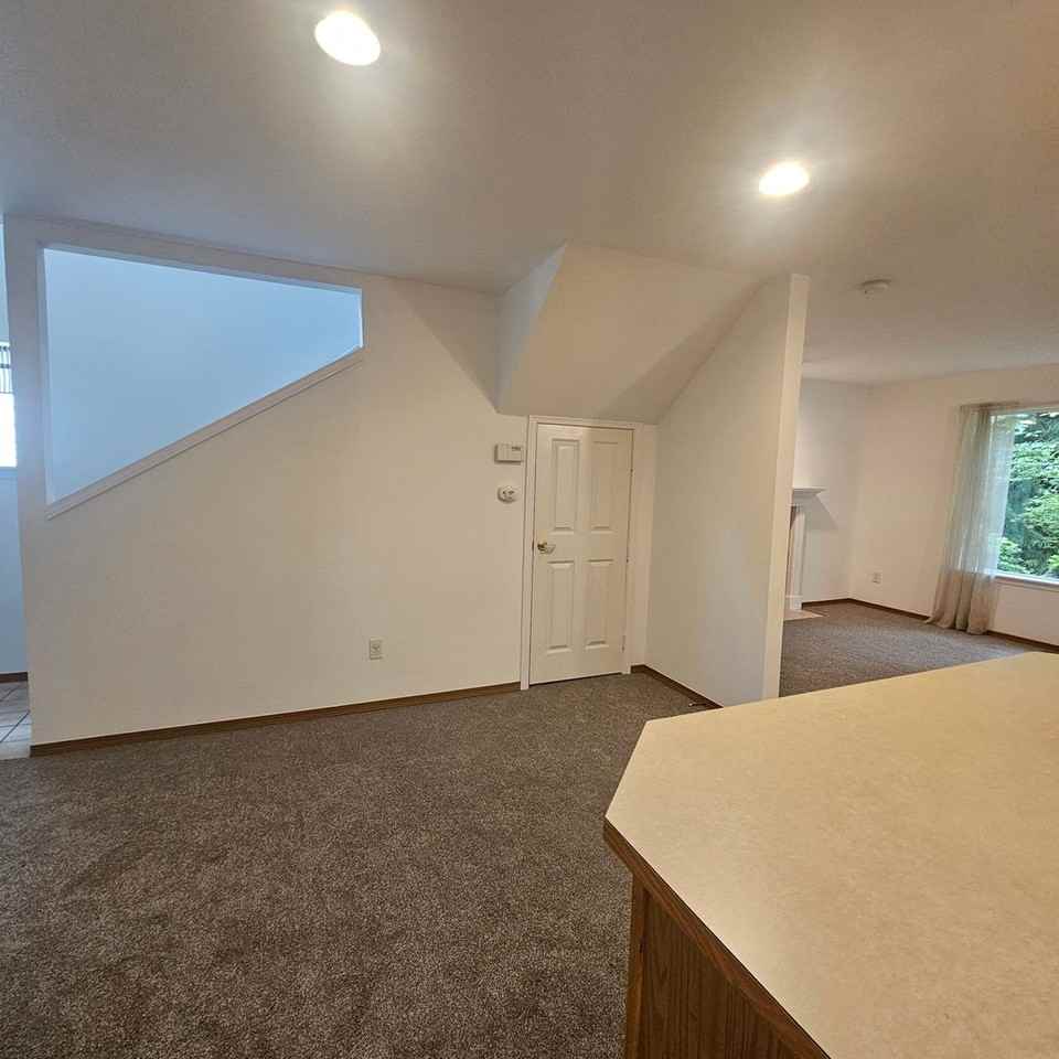 968 Nw Poppy Ct - Photo 7 of 21