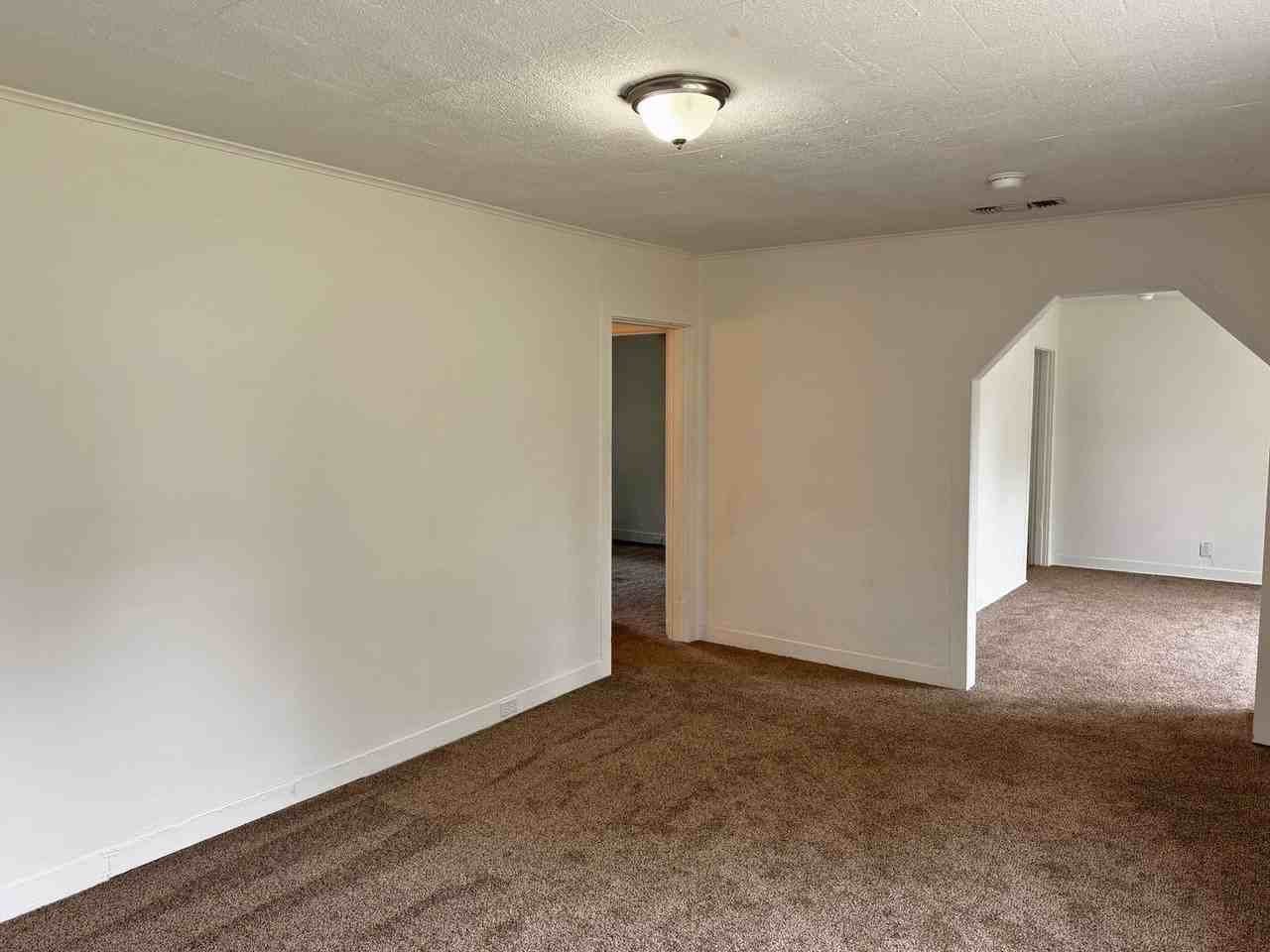 2209 Talunar Ln - Photo 5 of 28