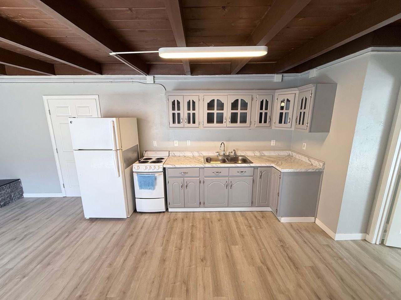 1561 Olive Ave - Photo 3 of 17