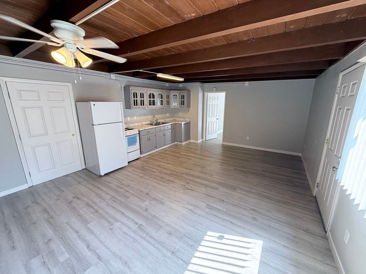 1561 Olive Ave - Photo 5 of 17