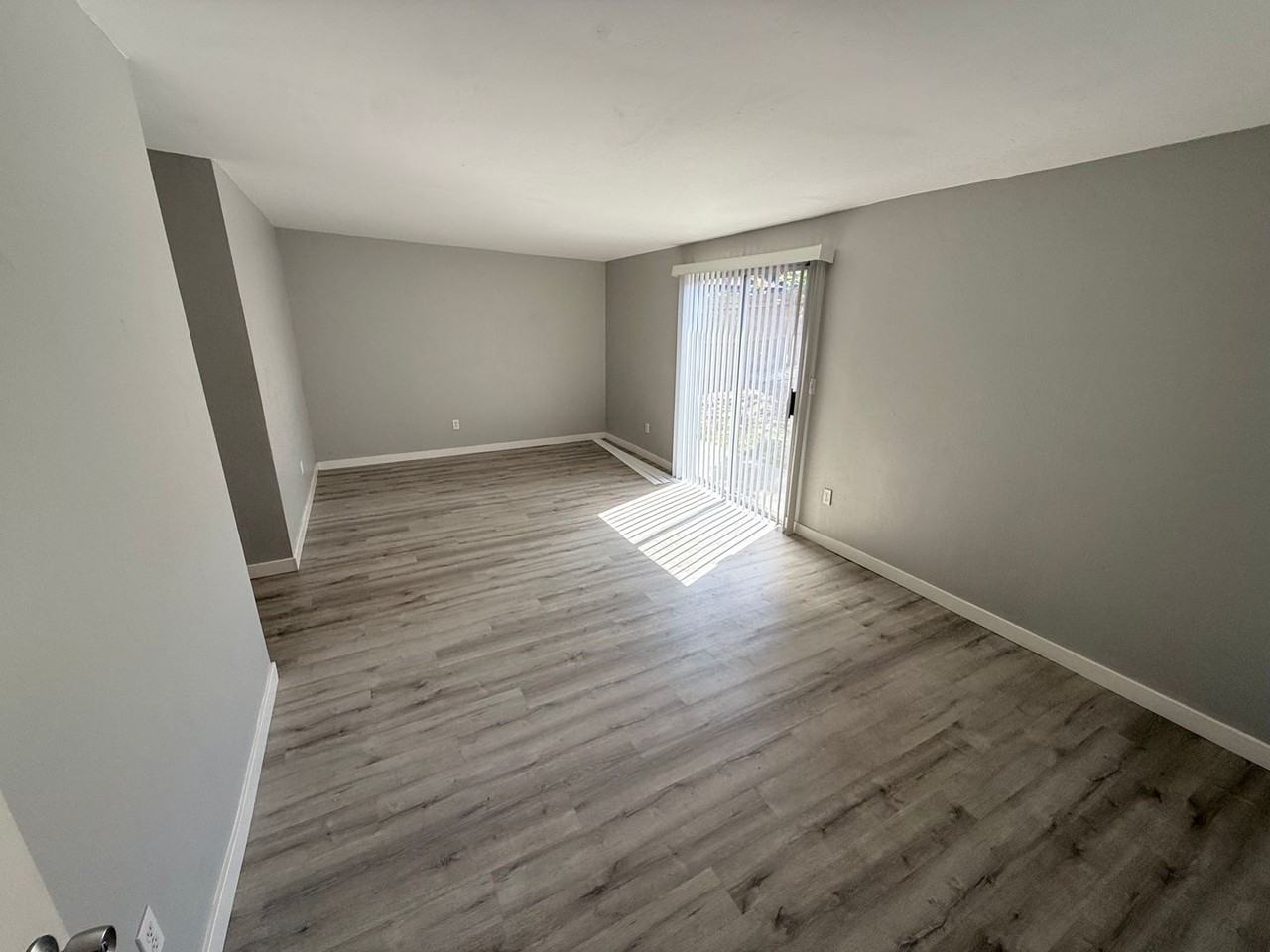 1561 Olive Ave - Photo 7 of 17