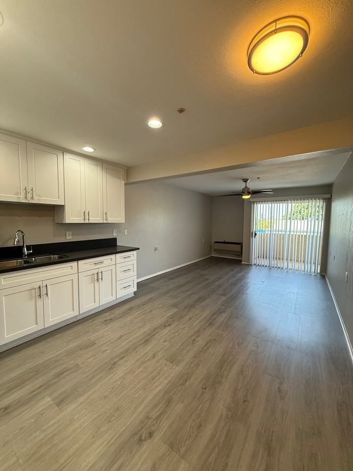 Hawaiian Terrace Apartments - Photo 3 of 8