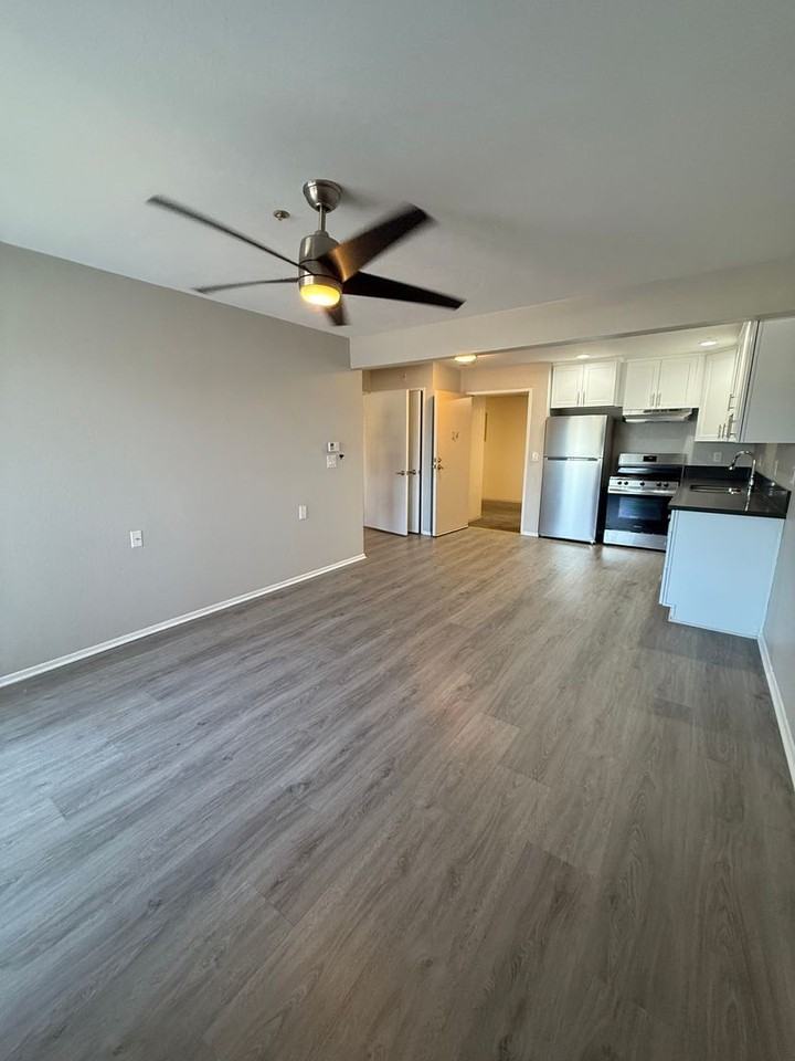 Hawaiian Terrace Apartments - Photo 4 of 8