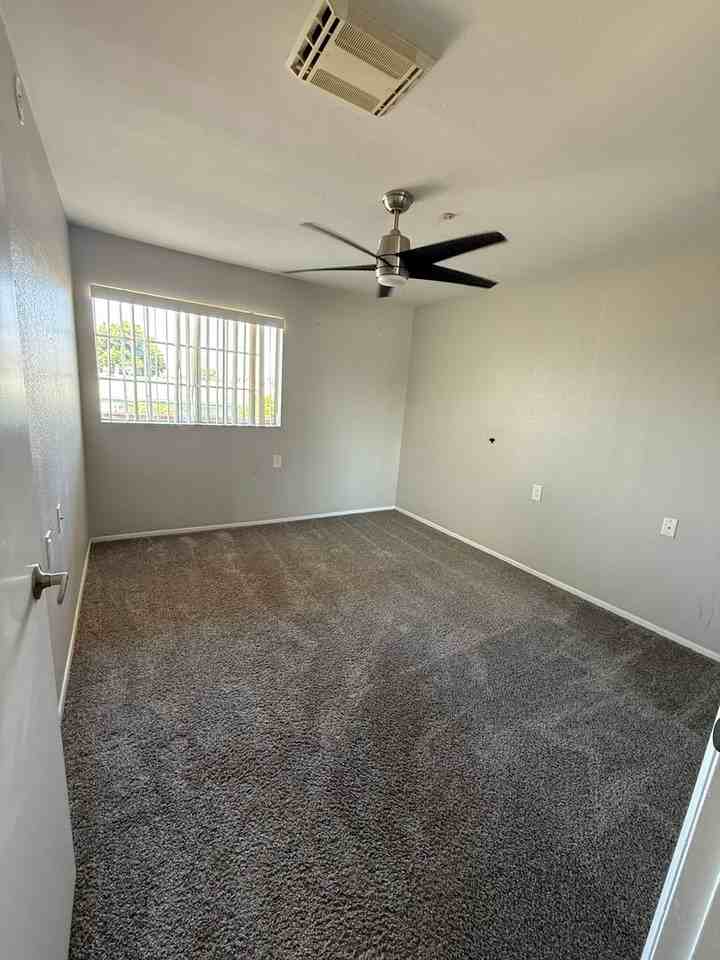 Hawaiian Terrace Apartments - Photo 6 of 8