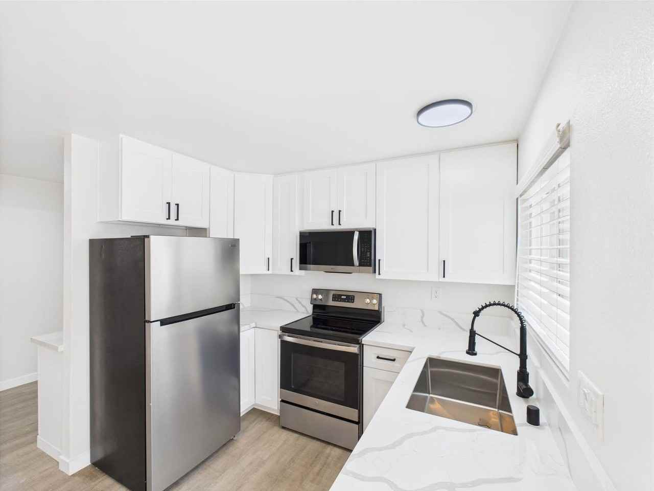 4912 Muir Ave – Coastal Living near Beach - Photo 3 of 5