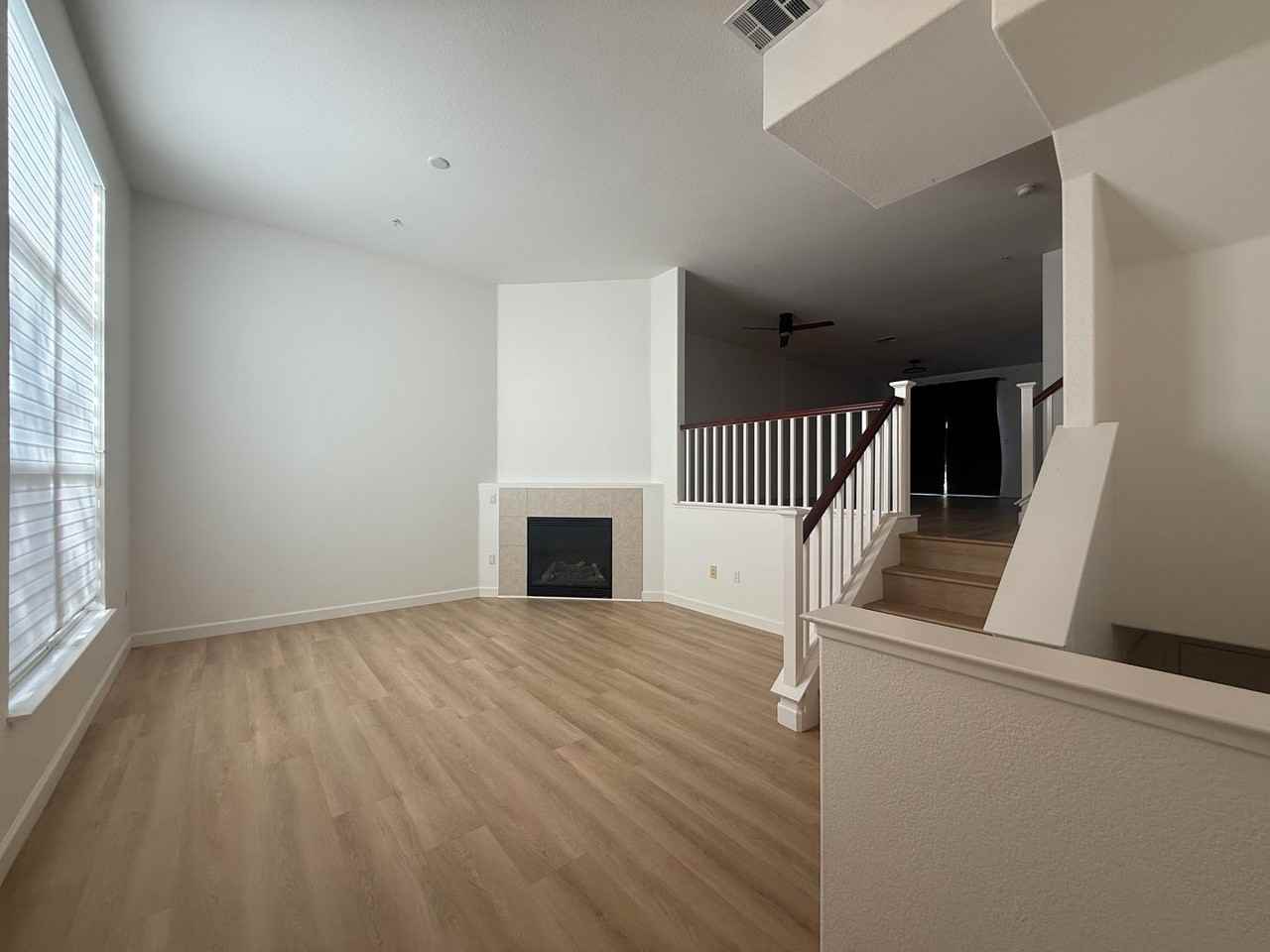 45 Esfahan Dr - Photo 3 of 16