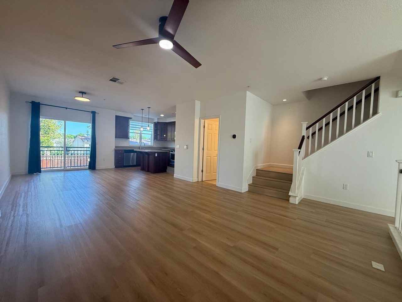 45 Esfahan Dr - Photo 6 of 16
