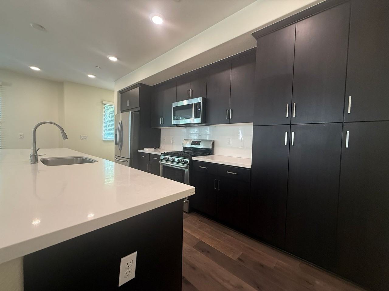1052 Bigleaf Pl #106 - Photo 2 of 14