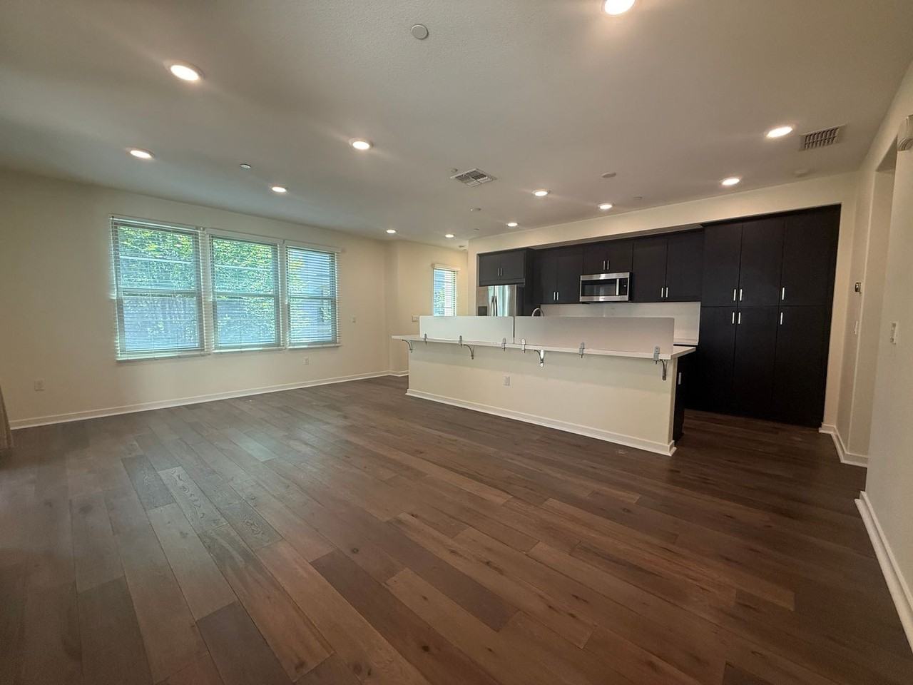1052 Bigleaf Pl #106 - Photo 4 of 14