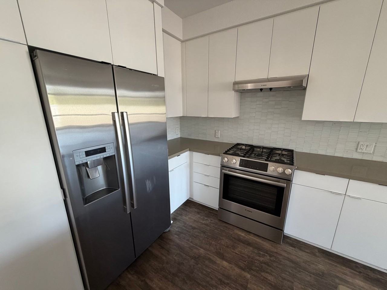 3768 Capitol Ave - Photo 2 of 18