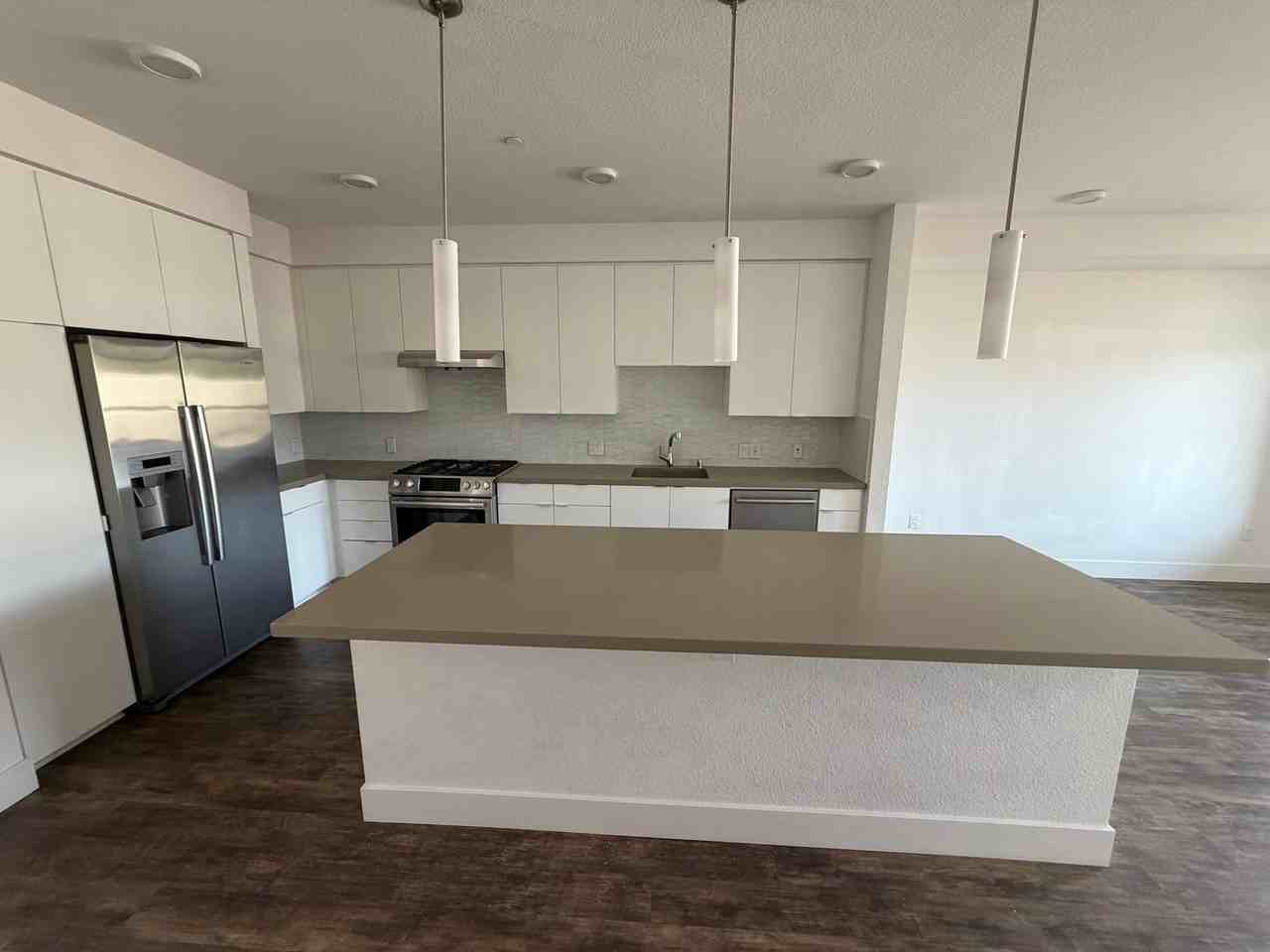 3768 Capitol Ave - Photo 3 of 18
