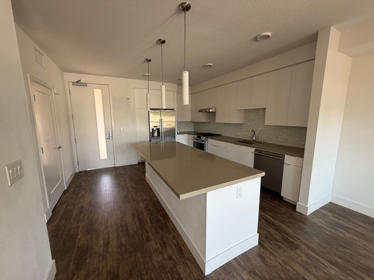 3768 Capitol Ave - Photo 4 of 18