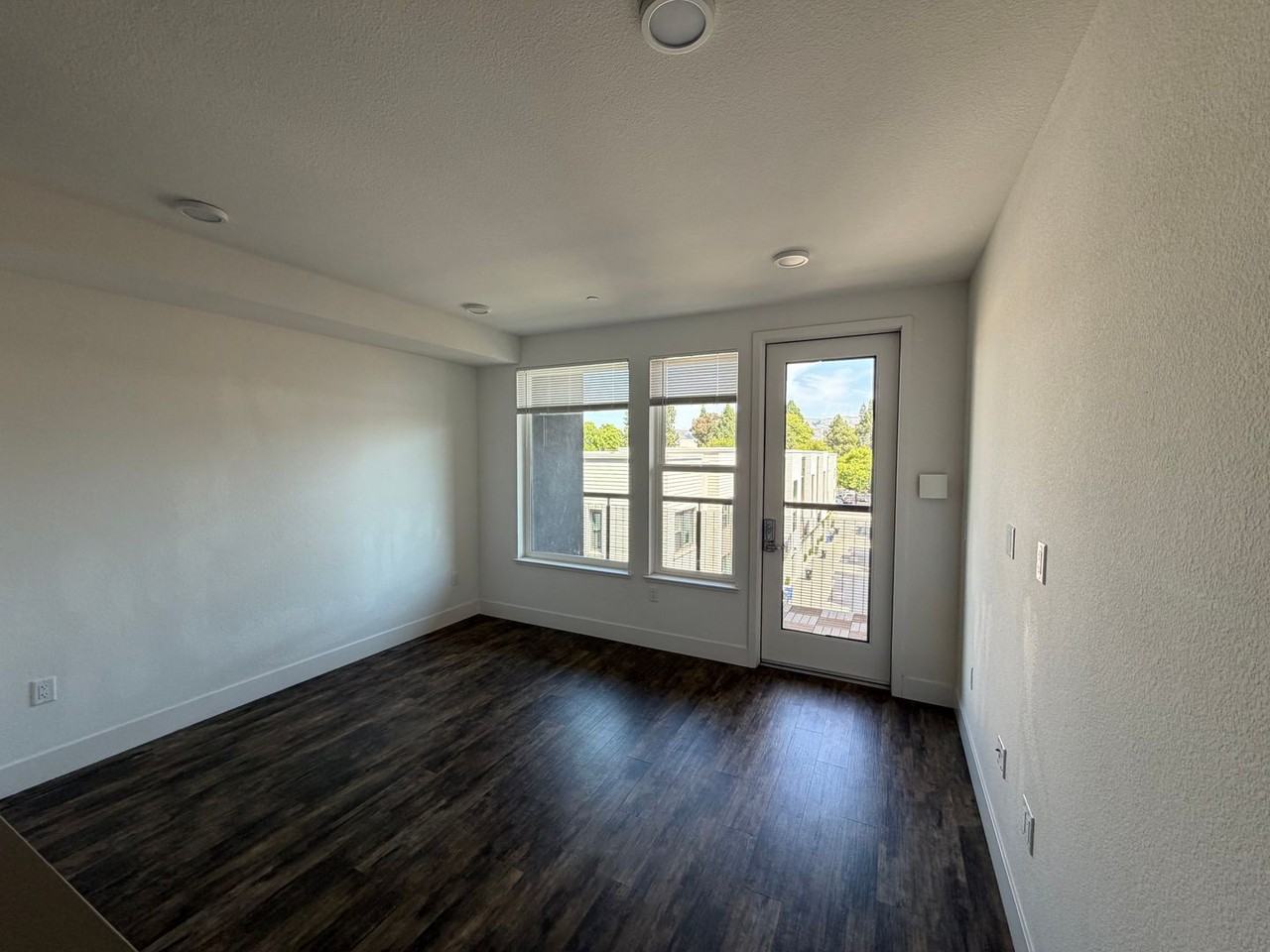 3768 Capitol Ave - Photo 5 of 18