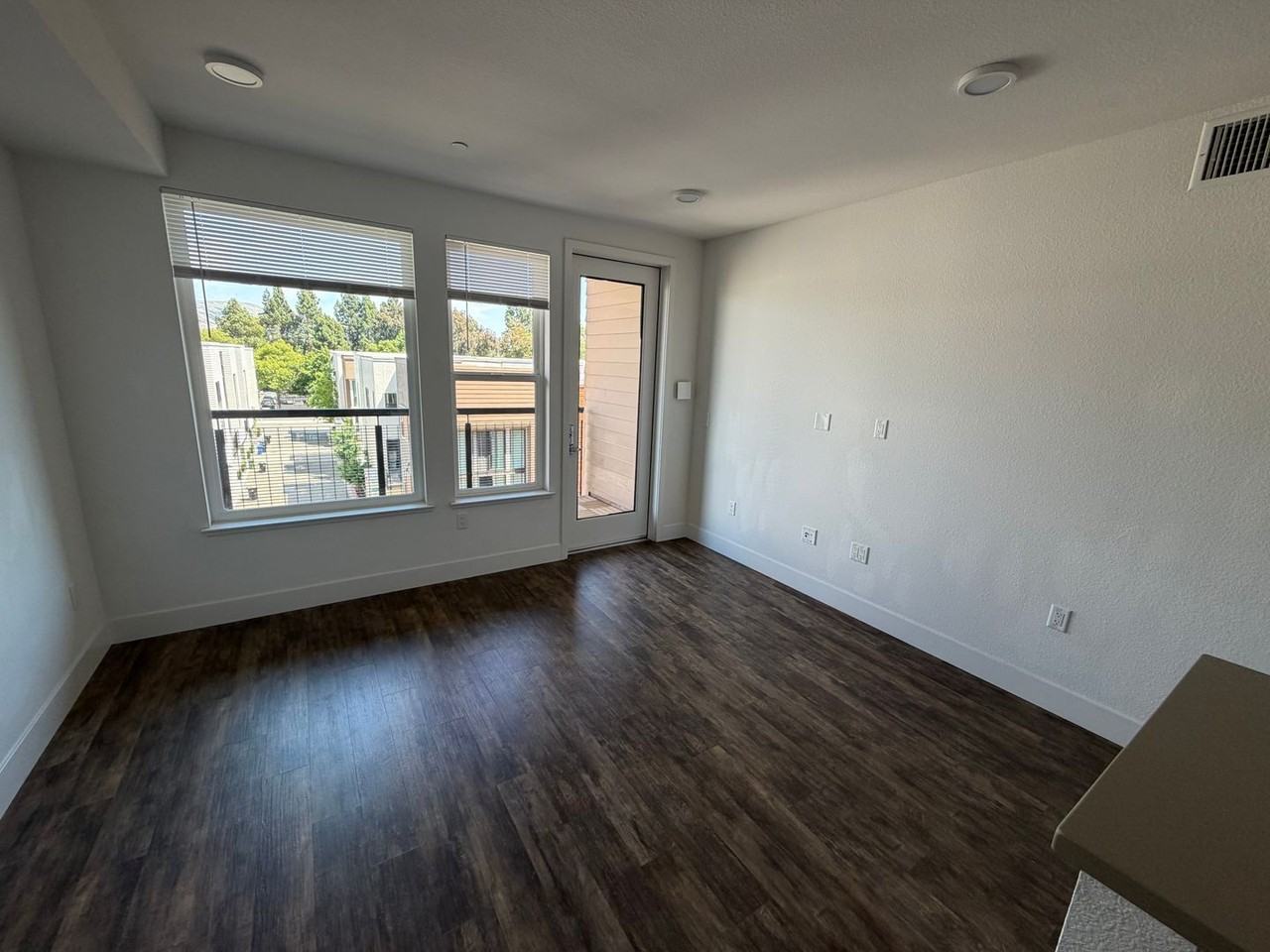 3768 Capitol Ave - Photo 7 of 18