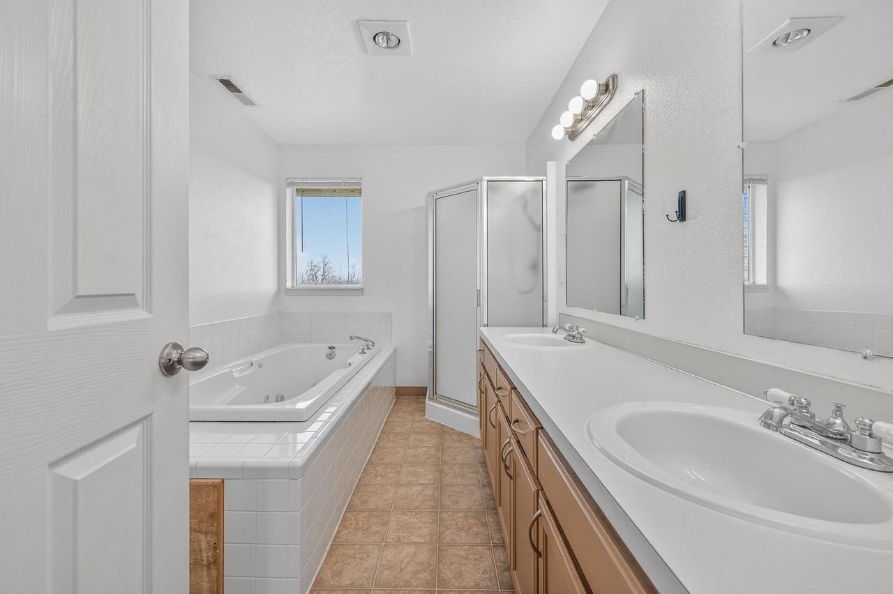 College Park - Photo 5 of 19