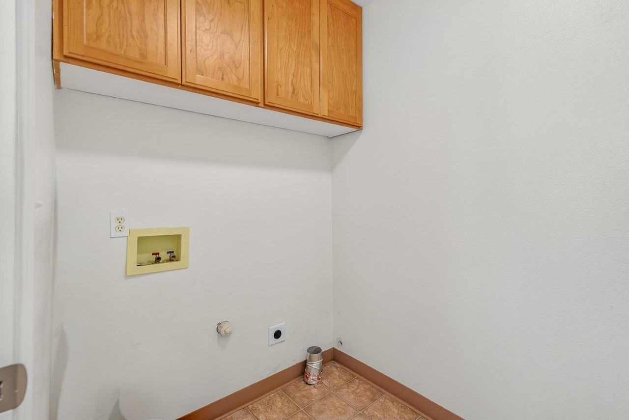 College Park - Photo 6 of 19