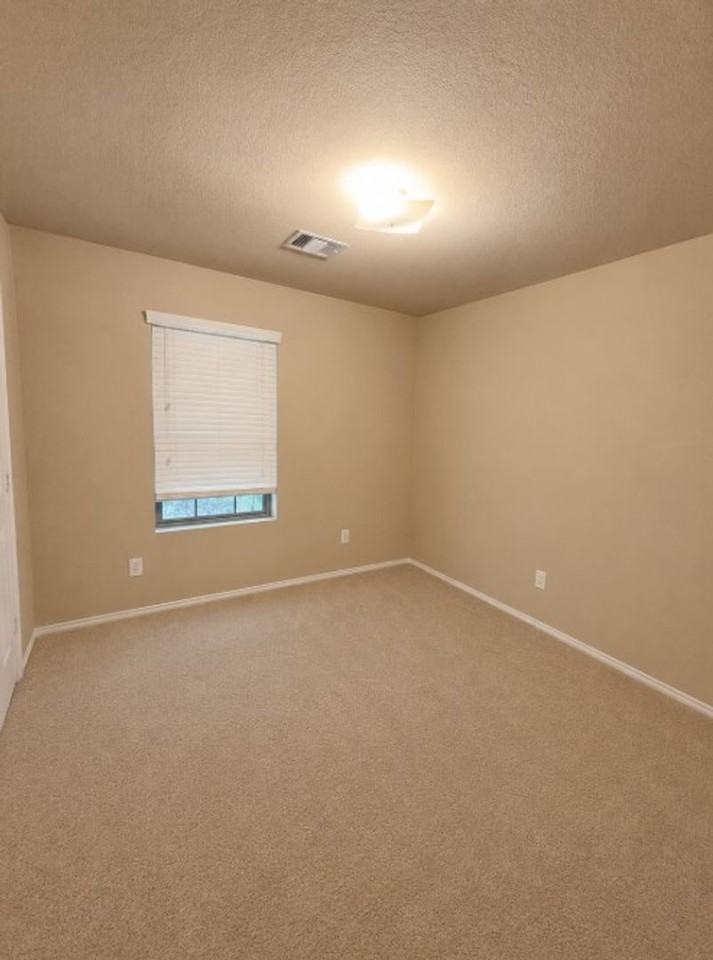 811 Lovebug Ln - Photo 6 of 9