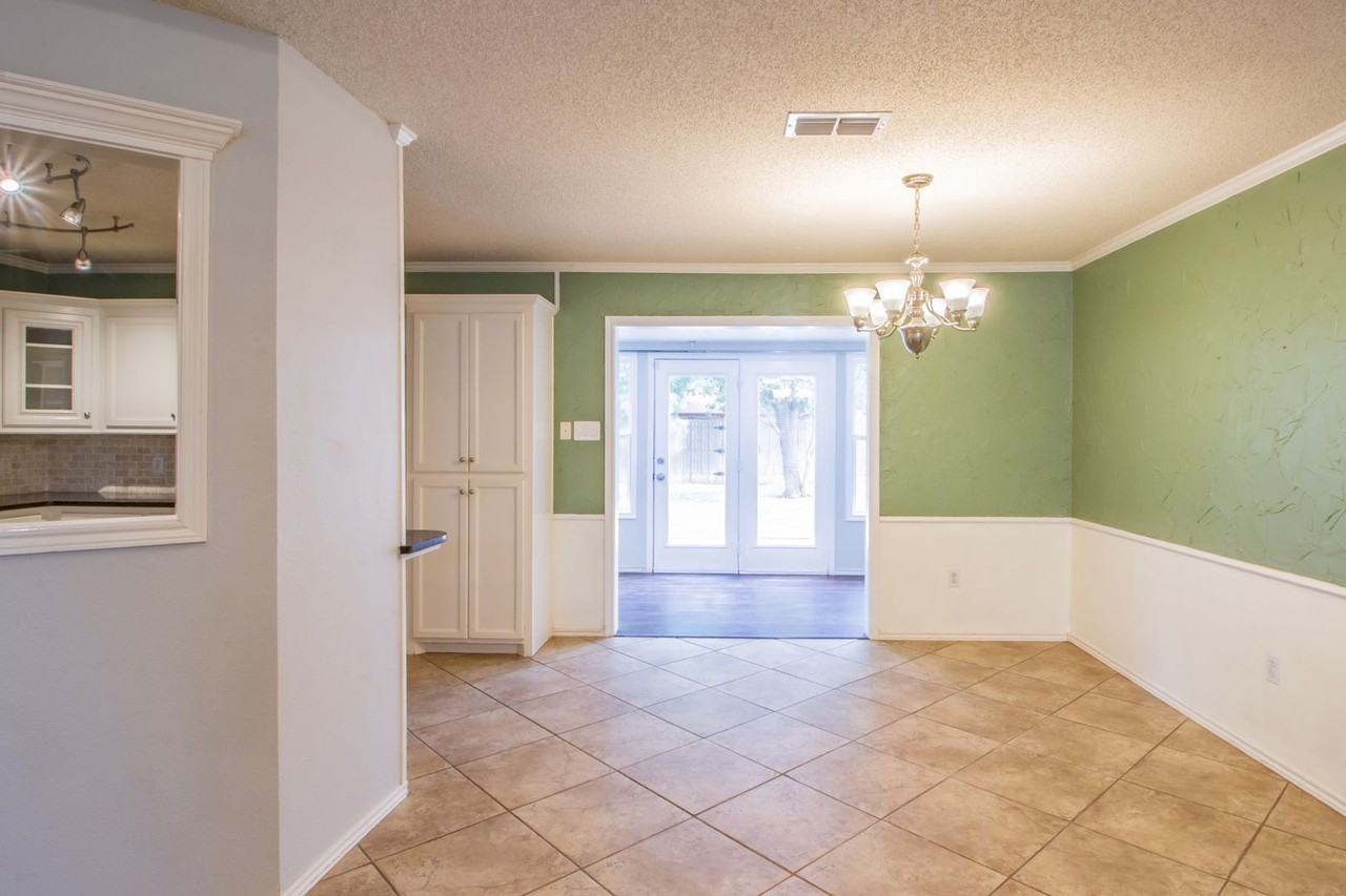 4815 64th St - Photo 5 of 21