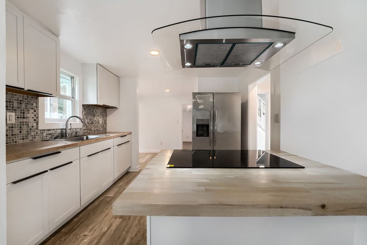 6215 28th St Ne - Photo 3 of 16