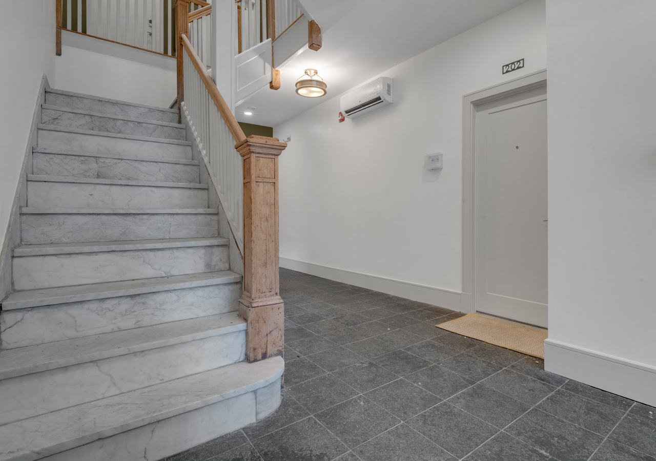 322 Summit Ave - Photo 2 of 13