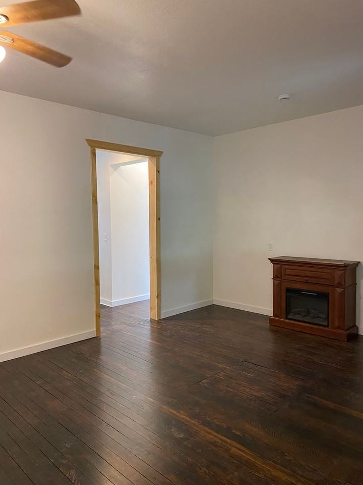 350 W Cottonwood Ave - Photo 3 of 16
