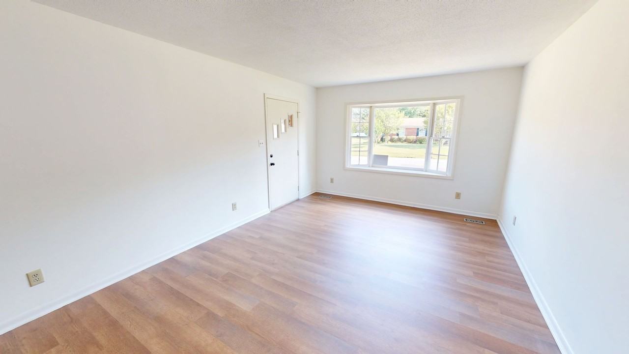 2808 Player Ave - Photo 2 of 23