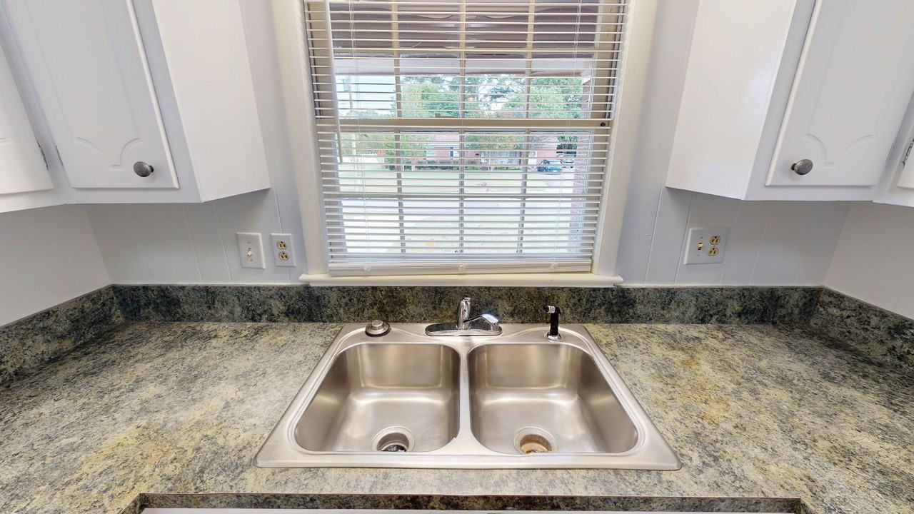 2808 Player Ave - Photo 7 of 23