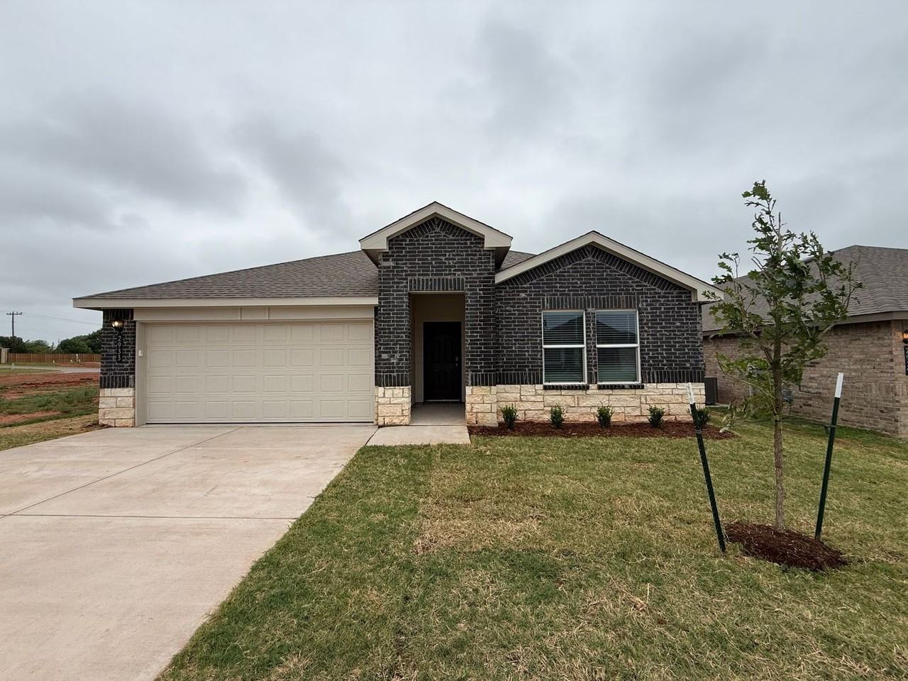 2933 Ember Dr
