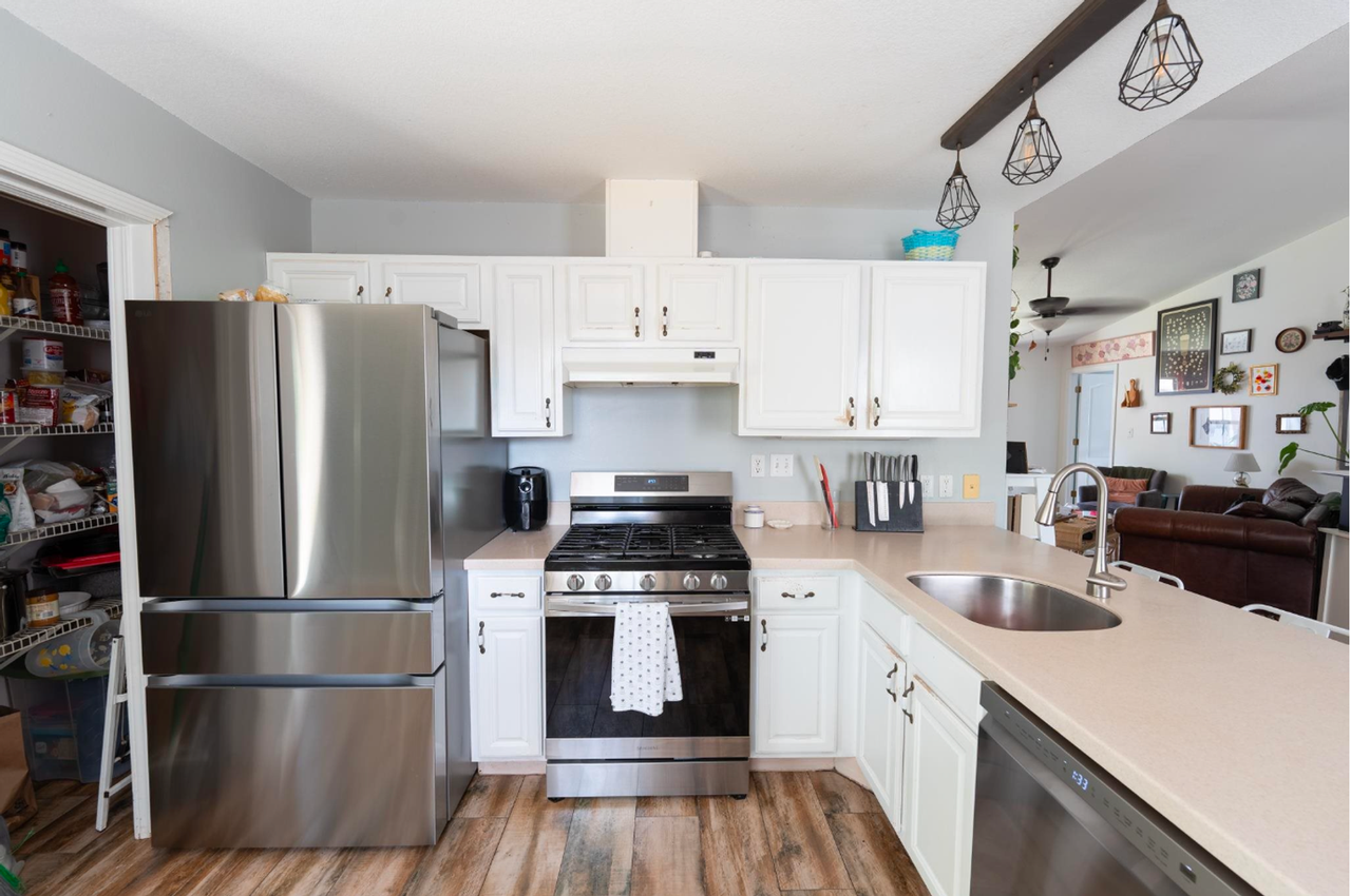 3232 Cornell Dr - Photo 6 of 8