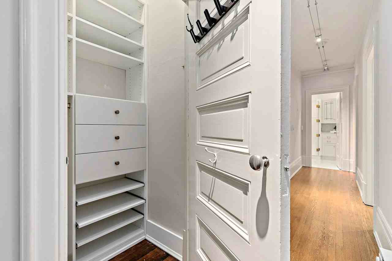 615 Boren Ave #27 - Photo 3 of 28
