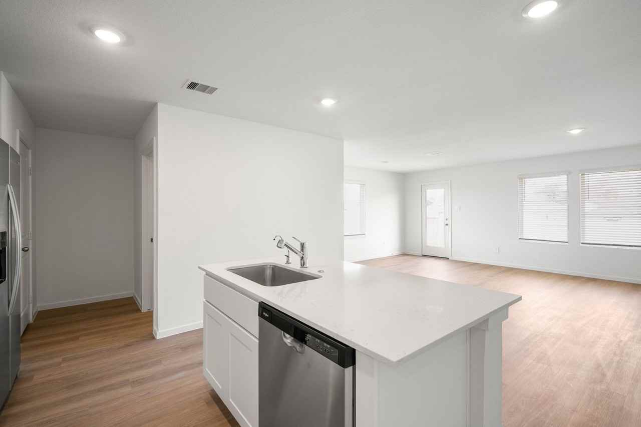 12011 Curlin Dr - Photo 7 of 39