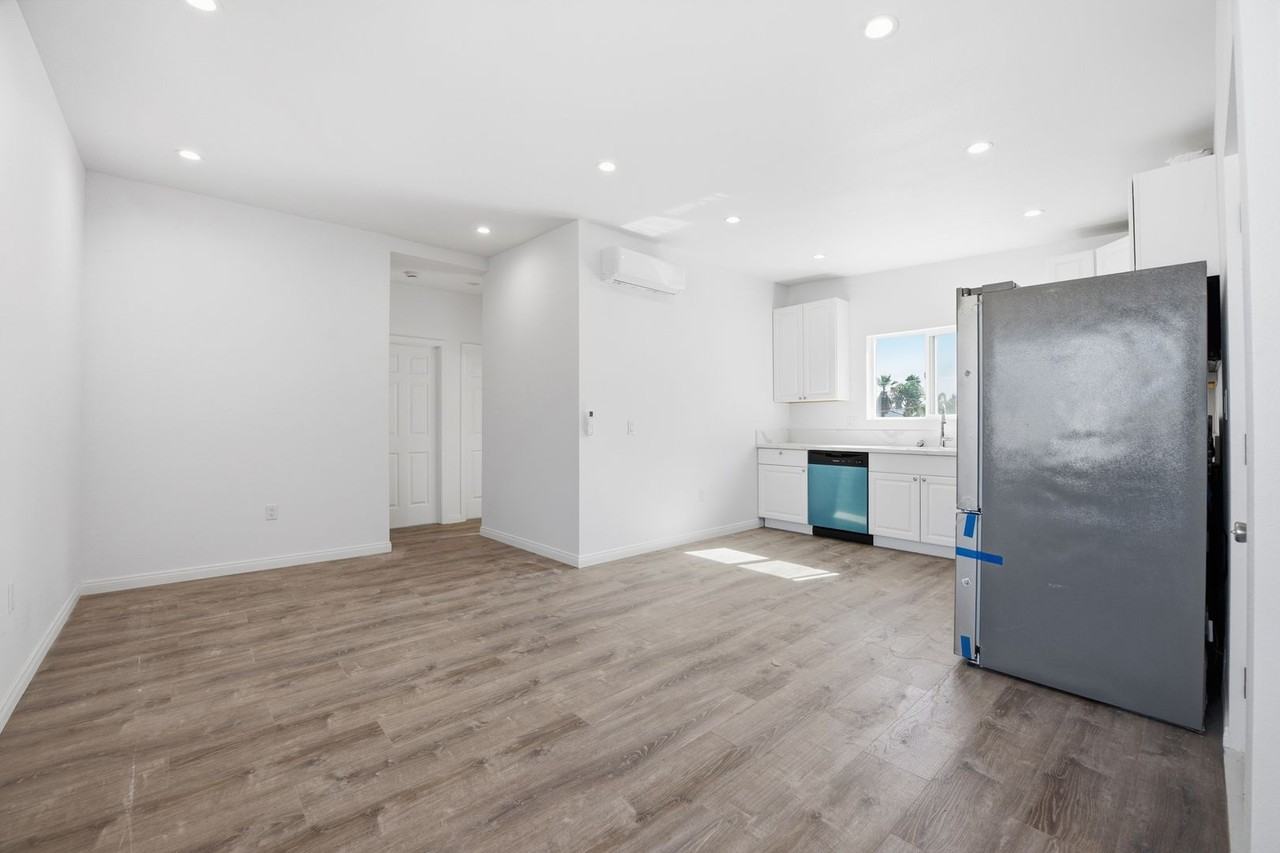 5426 Brockbank Pl - Photo 2 of 22