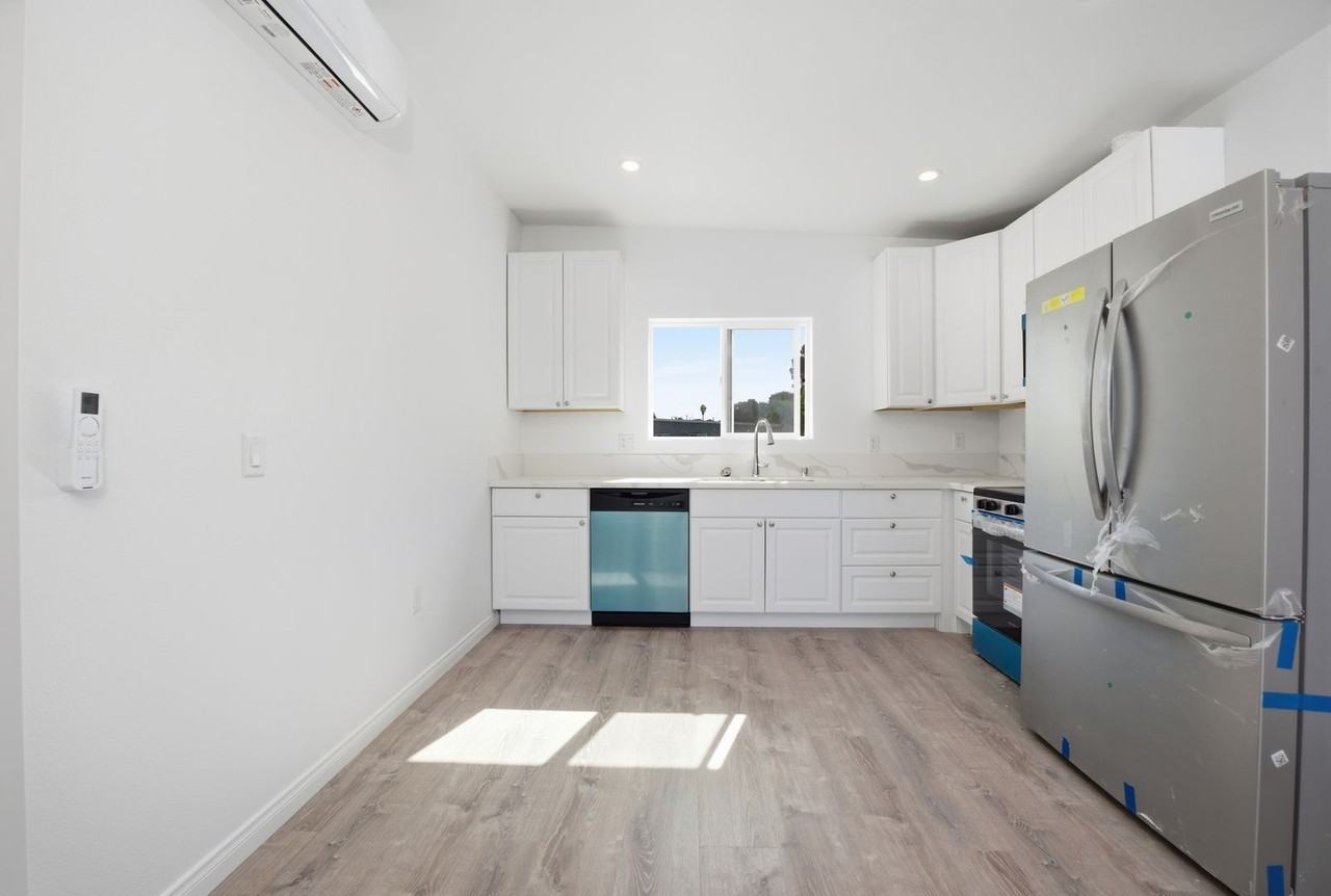 5426 Brockbank Pl - Photo 4 of 22