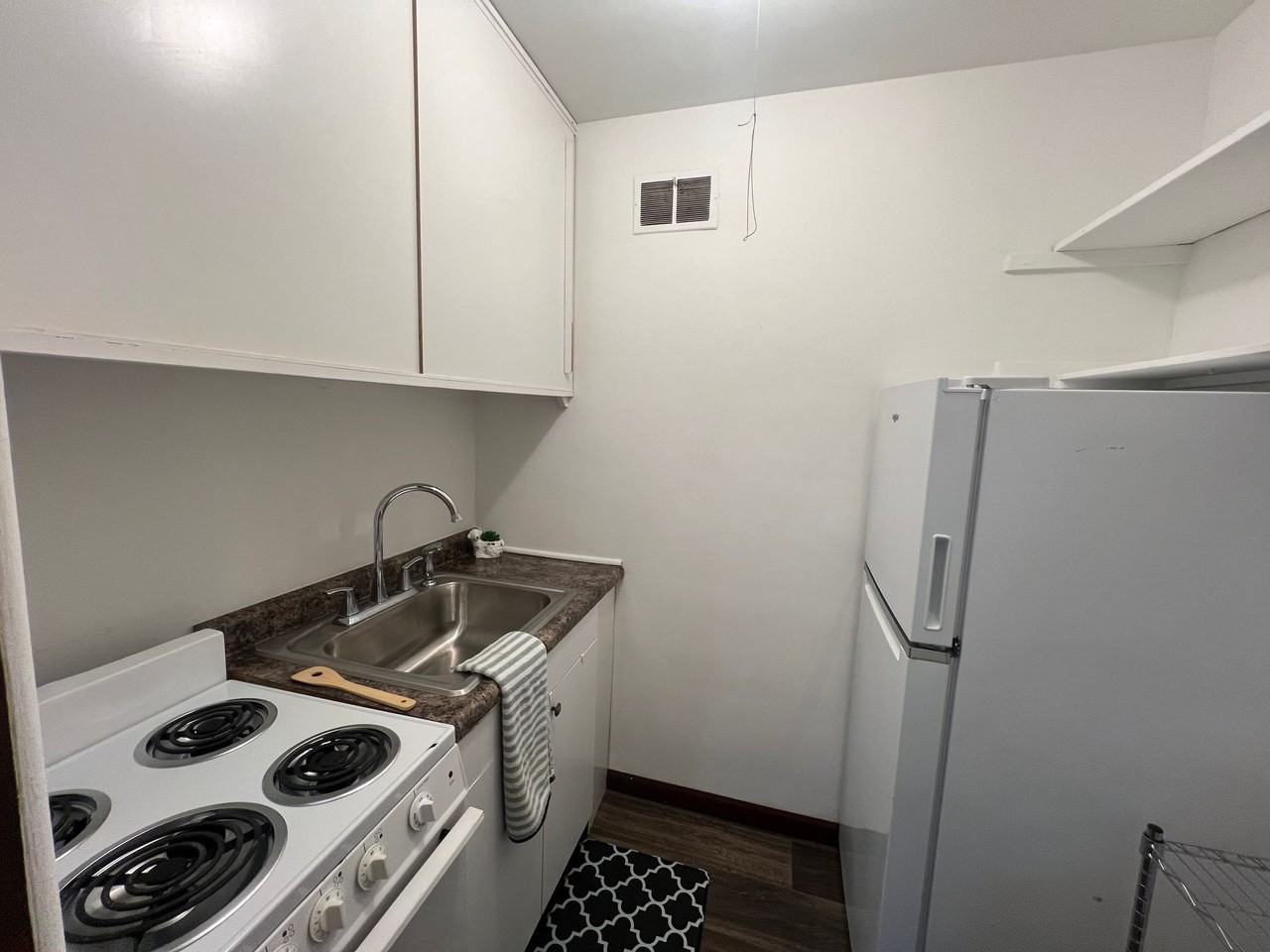 Creekside Apartments - Photo 3 of 23
