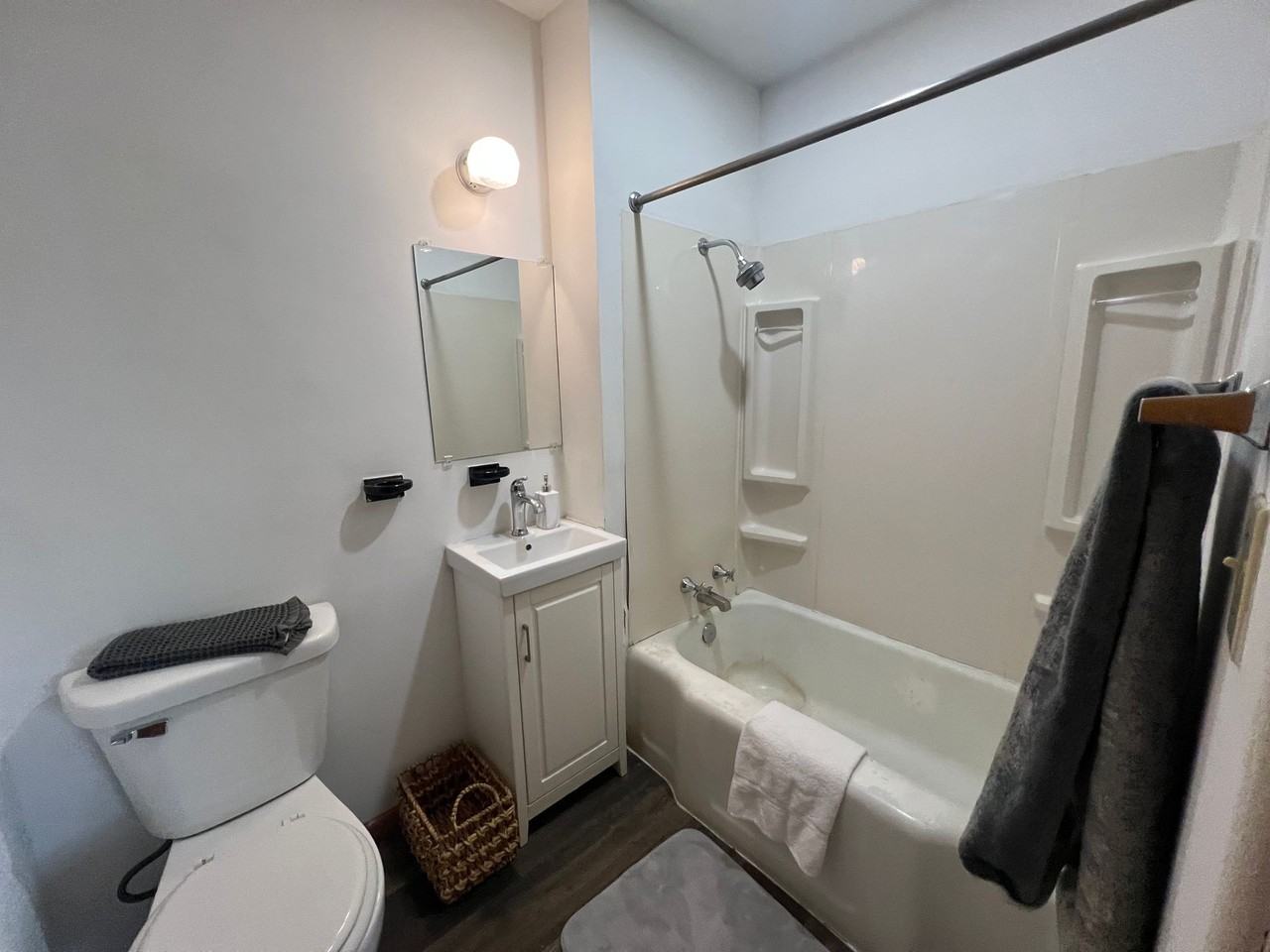 Creekside Apartments - Photo 5 of 23