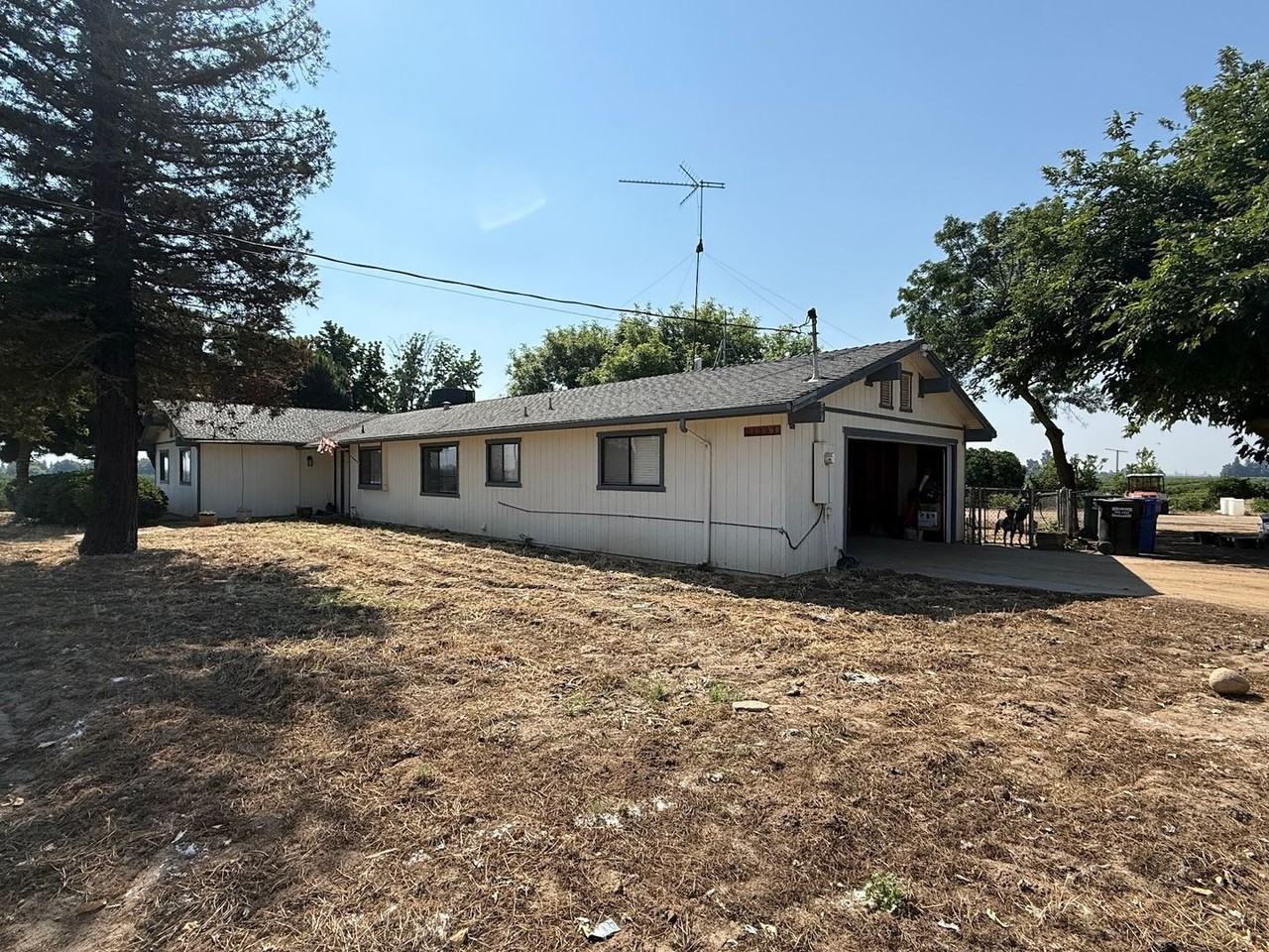 21293 E American Ave - Photo 2 of 24