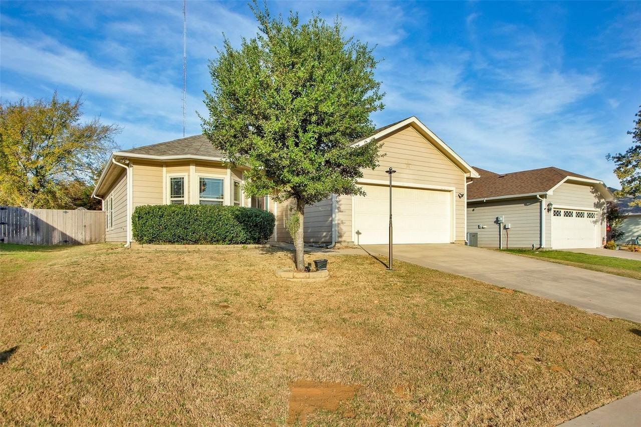 4813 Pinnacle Pl - Photo 2 of 26