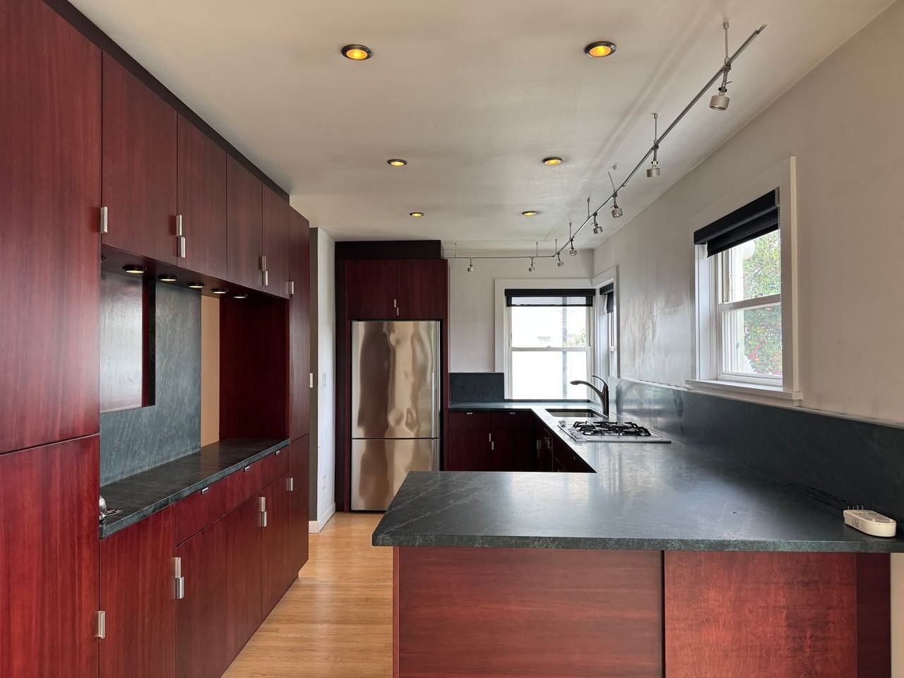 3207 12th Ave W - Photo 4 of 19